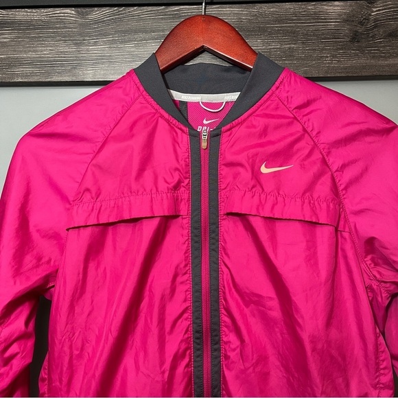 Nike Dry-Fit Running Windbreaker Lightweight Jacket Women's Medium Fuchsia - Picture 3 of 11